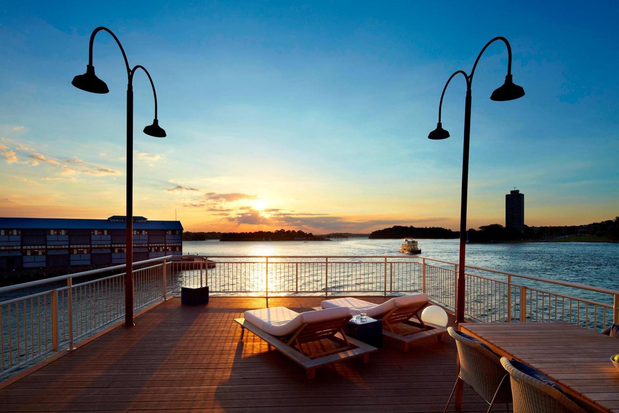 Hotel Pier One Sydney Harbour, Autograph Collection Zewnętrze zdjęcie The rooftop pool at the Standard East Village
